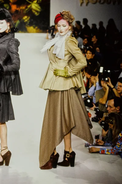 Look 97